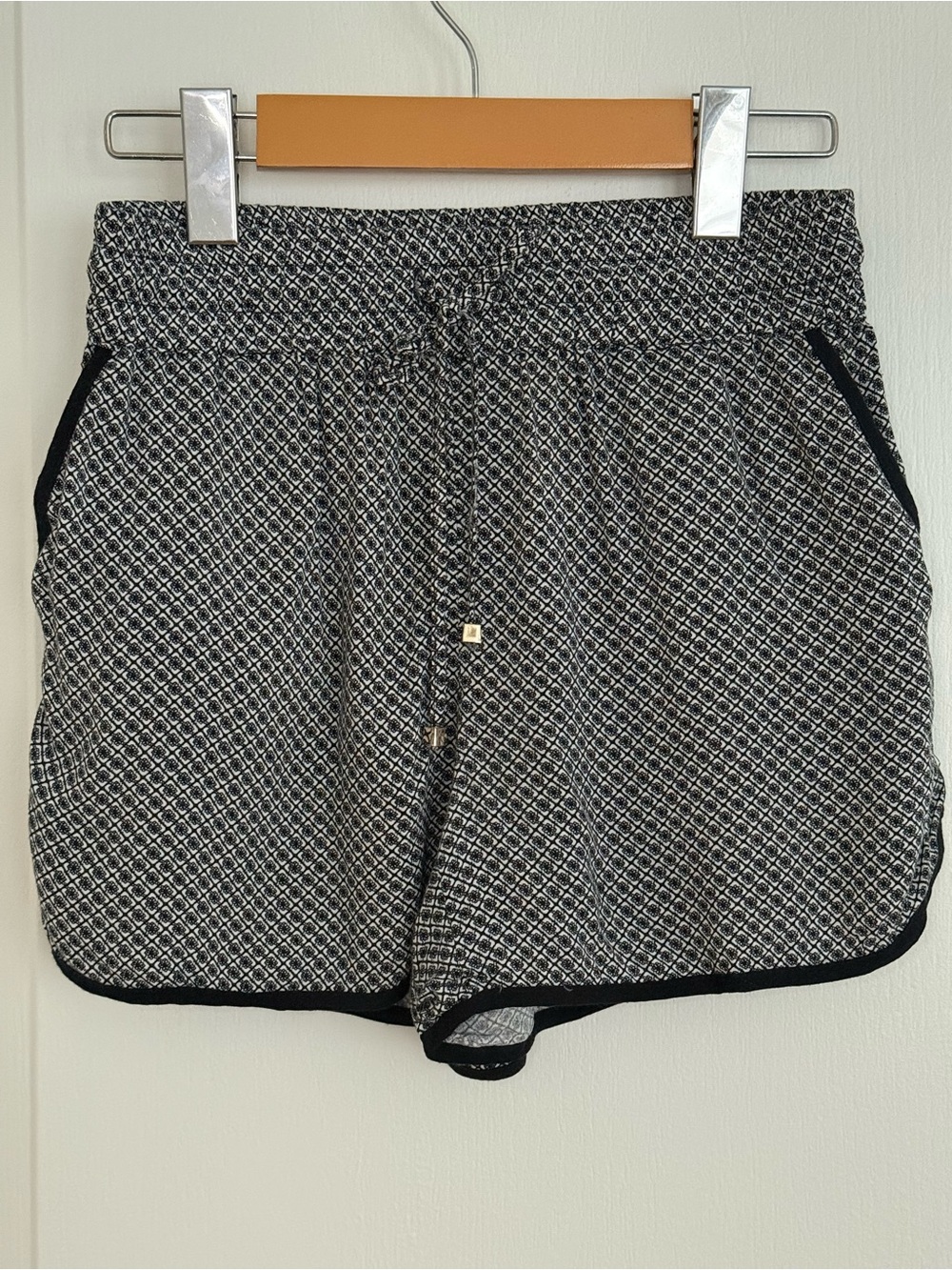 Kenar Black & White Printed Drawstring Shorts | Size S